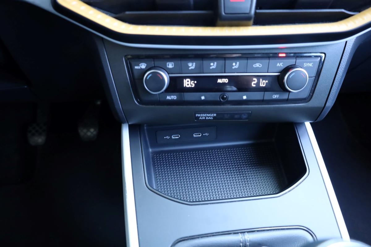 seat-arona-2023-gasolina-999cc