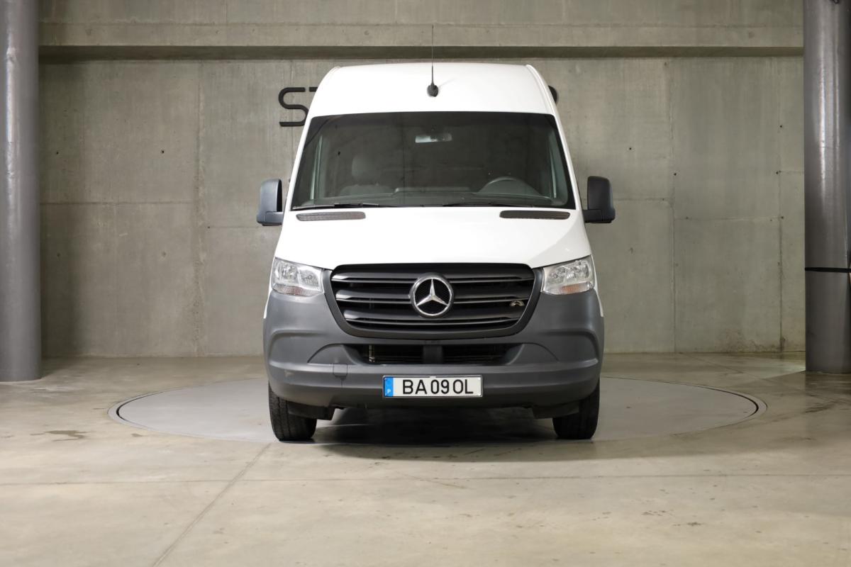mercedes-benz-sprinter-2023-diesel-1950cc