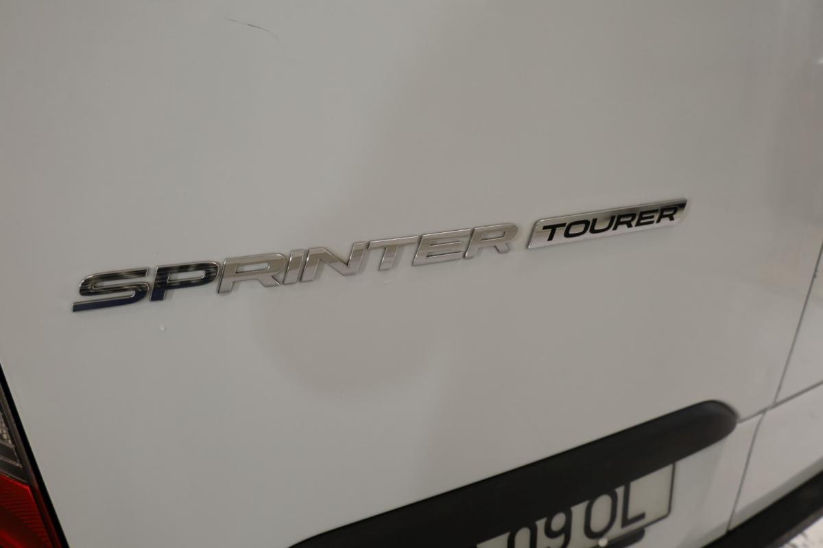 mercedes-benz-sprinter-2023-diesel-1950cc