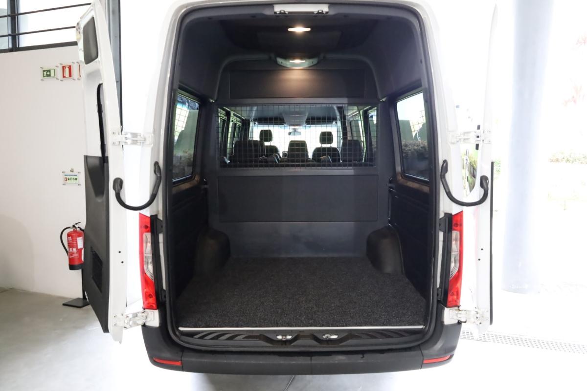 mercedes-benz-sprinter-2023-diesel-1950cc