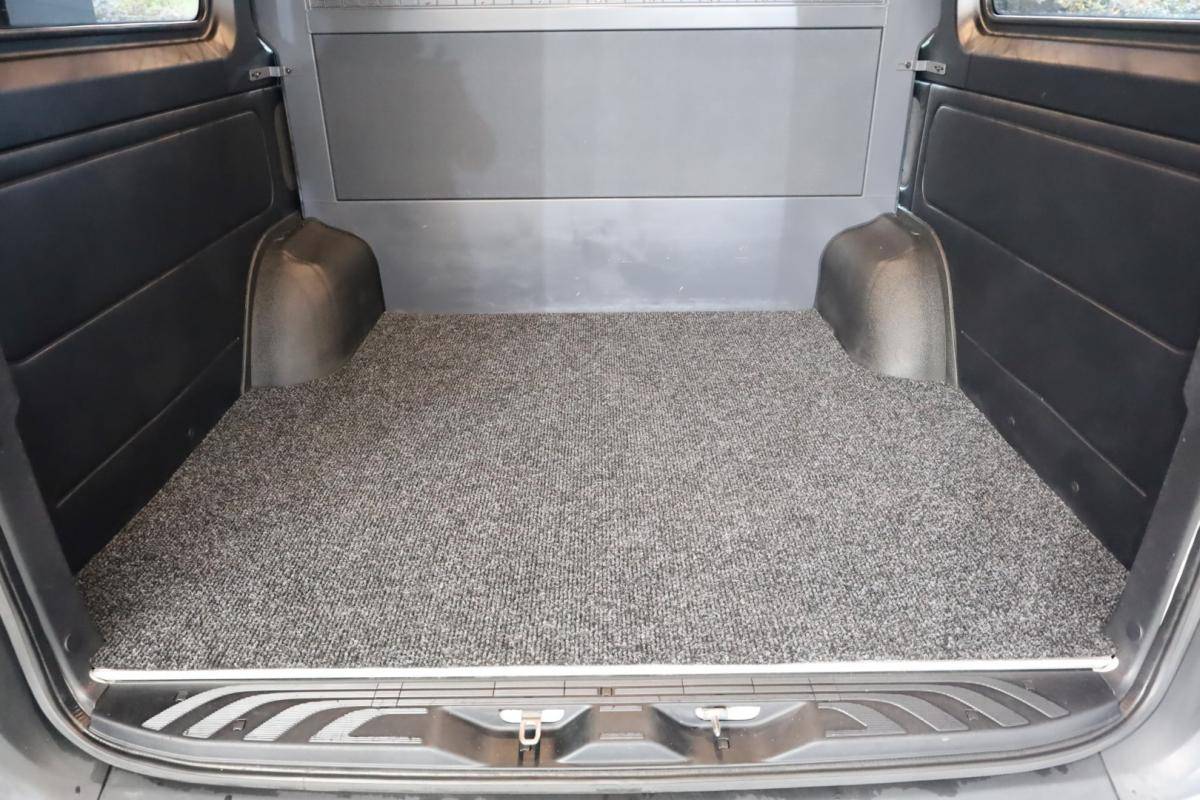 mercedes-benz-sprinter-2023-diesel-1950cc