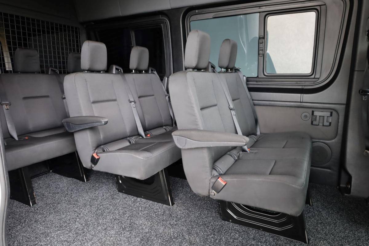 mercedes-benz-sprinter-2023-diesel-1950cc
