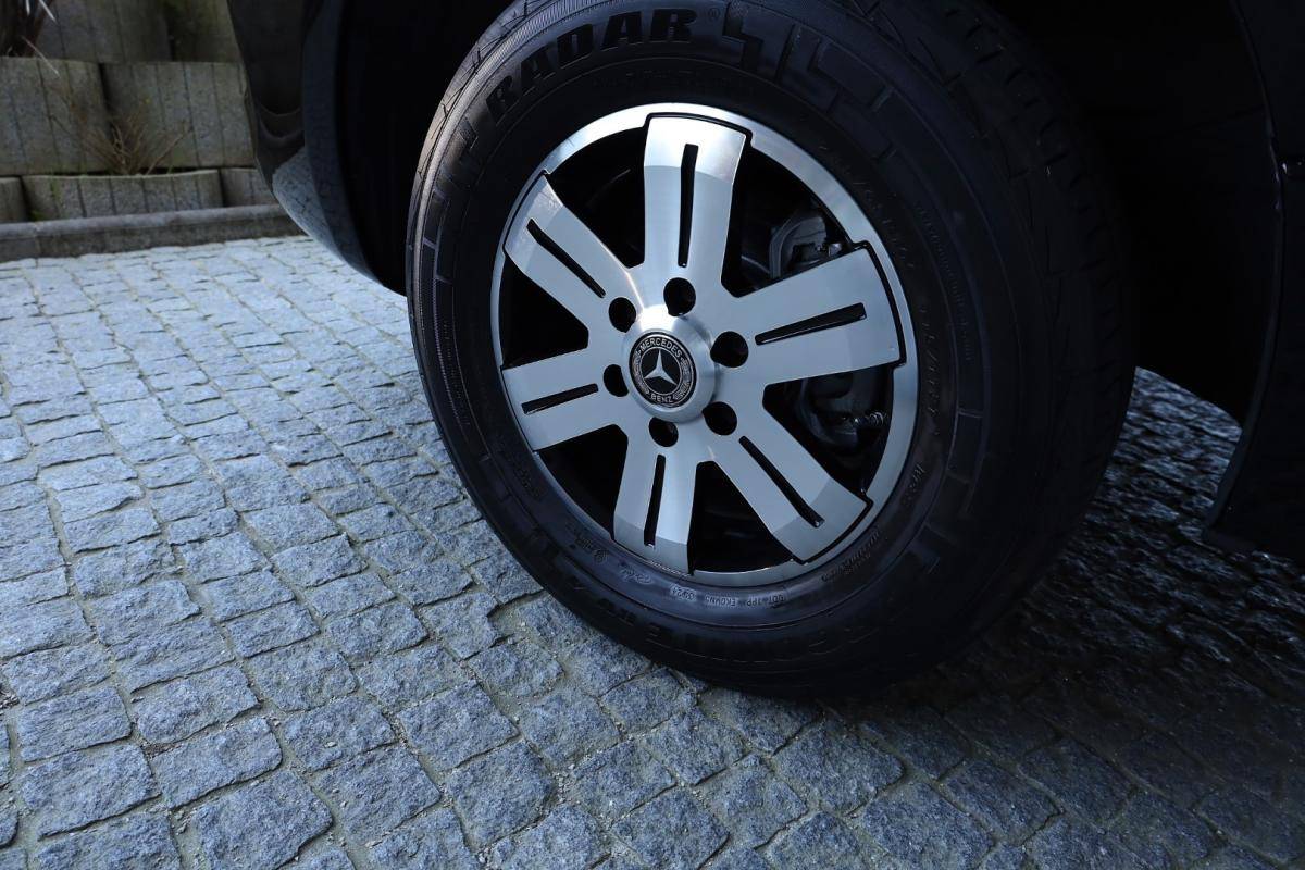 mercedes-benz-sprinter-2023-diesel-1950cc