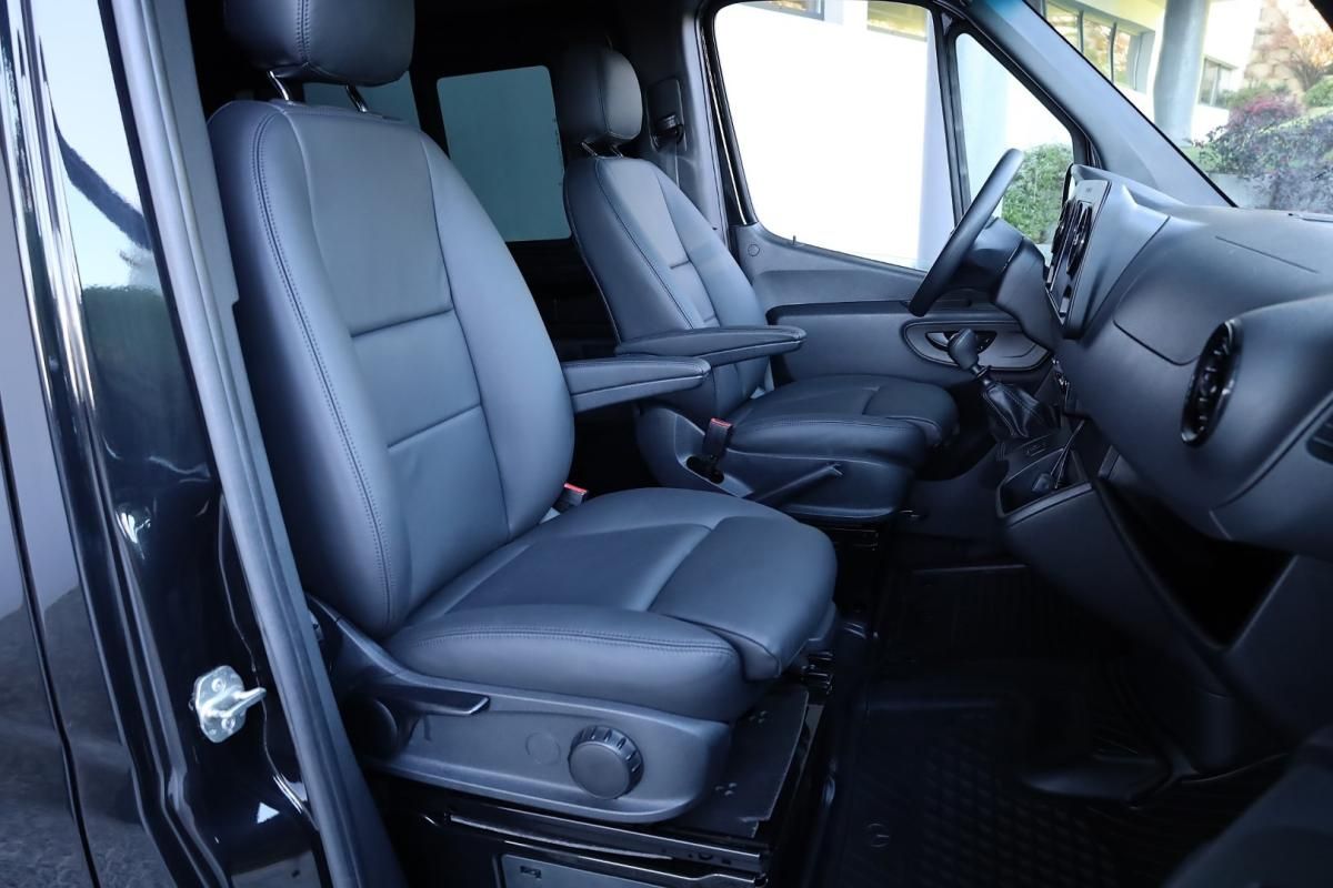 mercedes-benz-sprinter-2023-diesel-1950cc