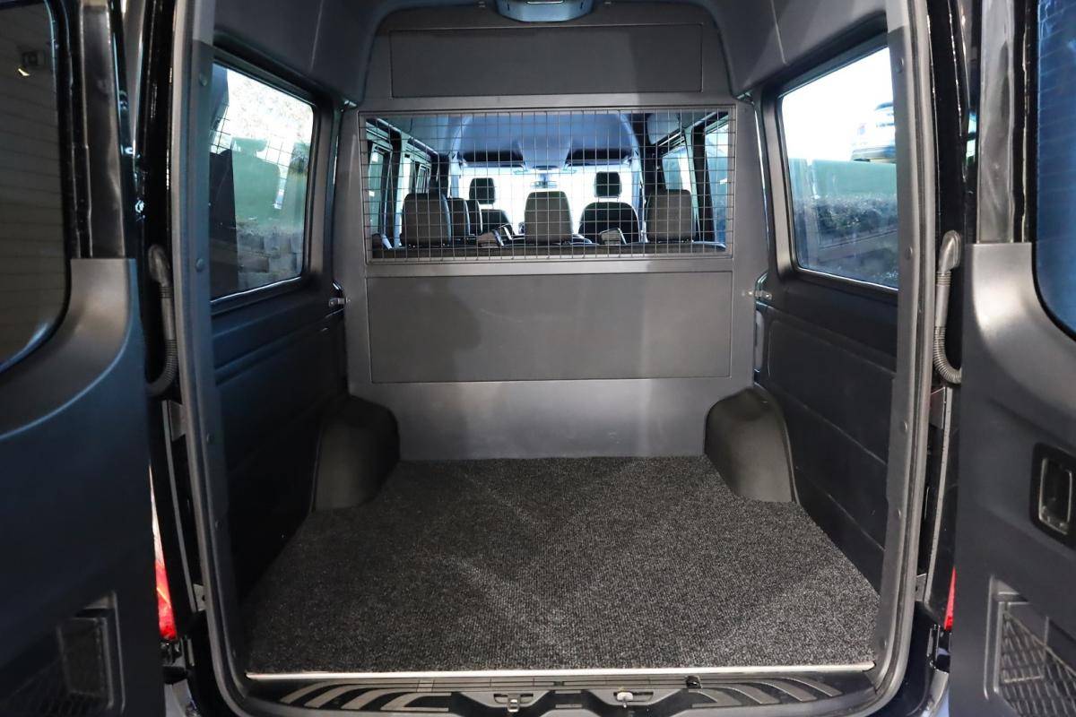 mercedes-benz-sprinter-2023-diesel-1950cc