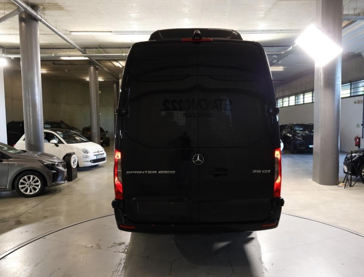 mercedes-benz-sprinter-2023-diesel-1950cc