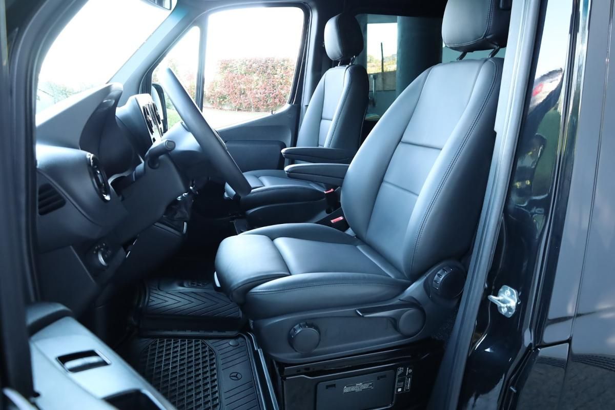 mercedes-benz-sprinter-2023-diesel-1950cc