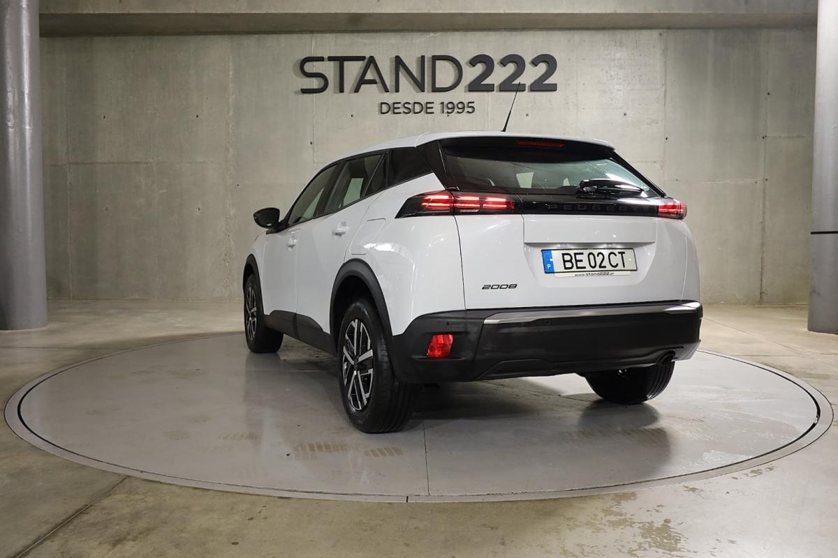 peugeot-2008-2023-gasolina-1199cc
