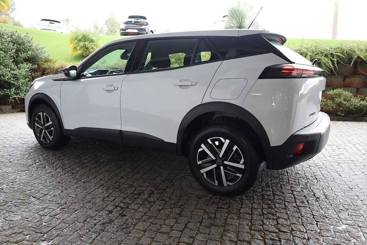 peugeot-2008-2023-gasolina-1199cc