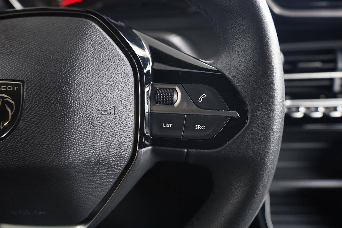 peugeot-2008-2023-gasolina-1199cc