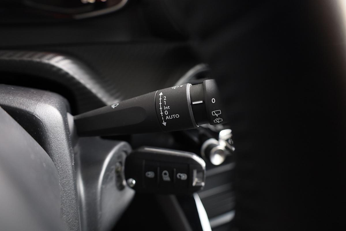 peugeot-2008-2023-gasolina-1199cc