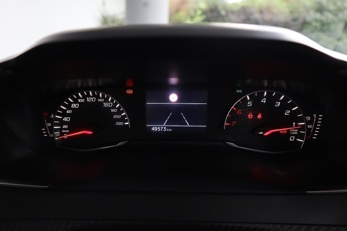 peugeot-2008-2023-gasolina-1199cc