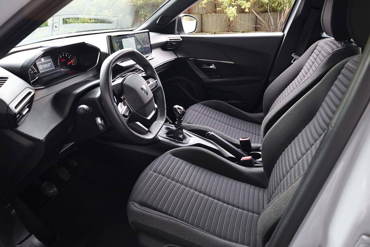 peugeot-2008-2023-gasolina-1199cc