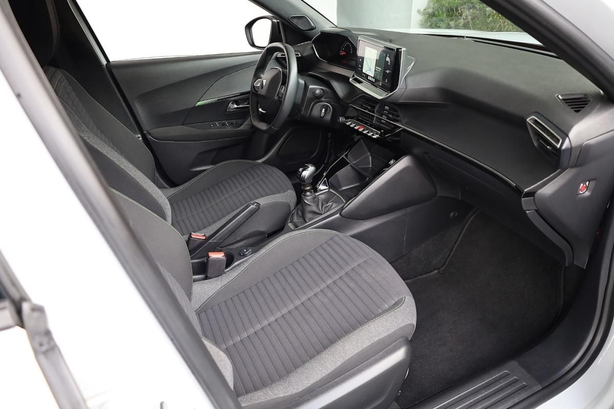 peugeot-2008-2023-gasolina-1199cc