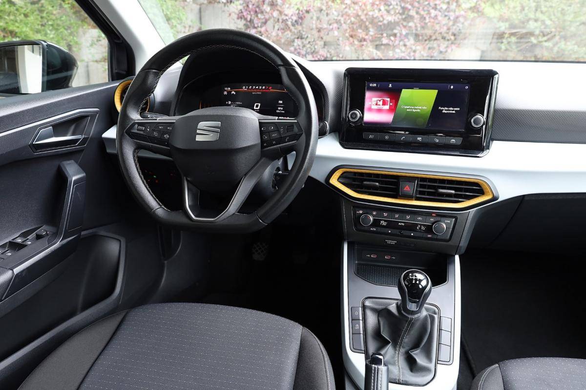 seat-arona-2023-gasolina-999cc