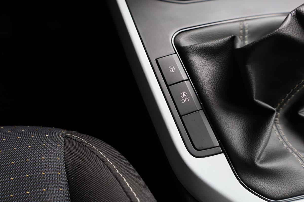 seat-arona-2023-gasolina-999cc