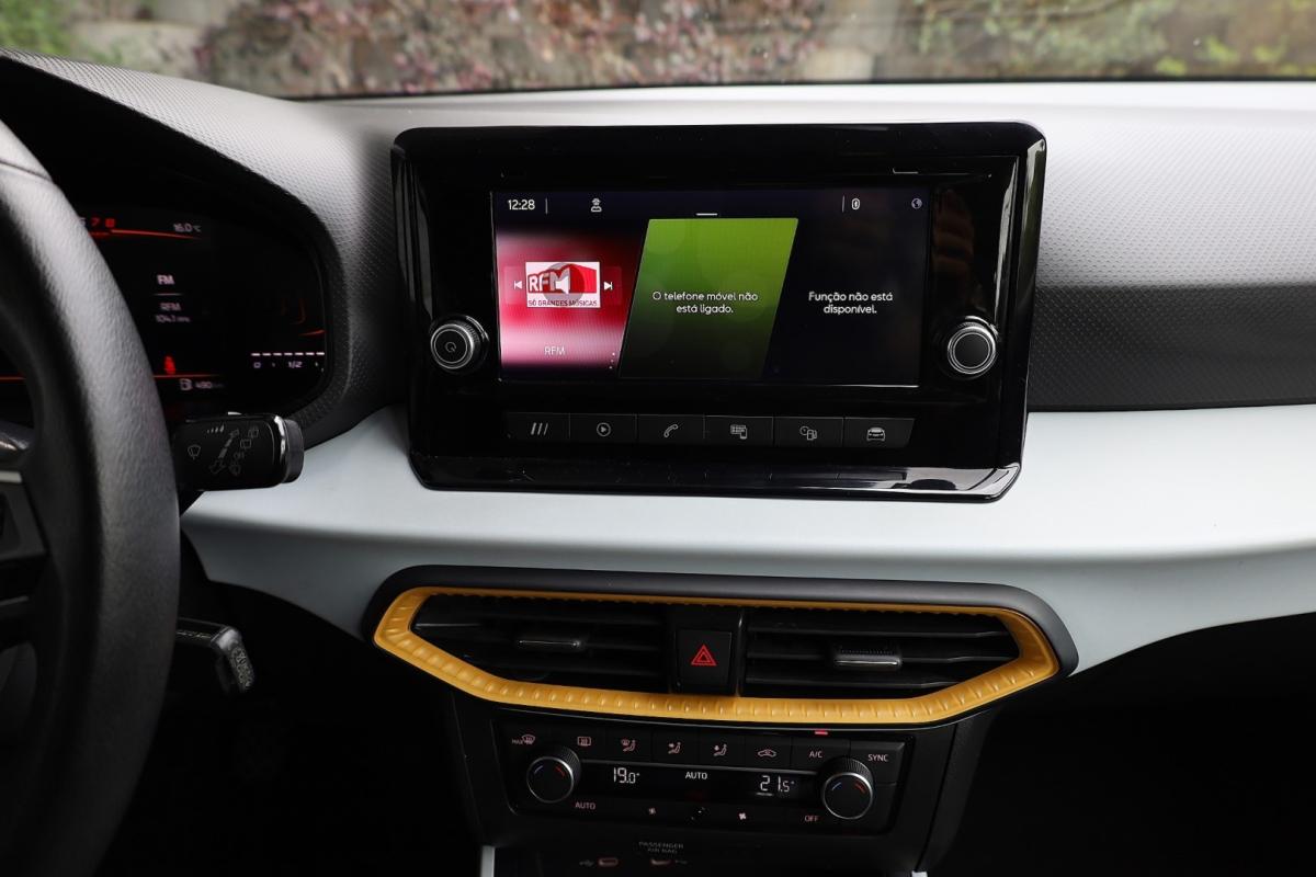 seat-arona-2023-gasolina-999cc