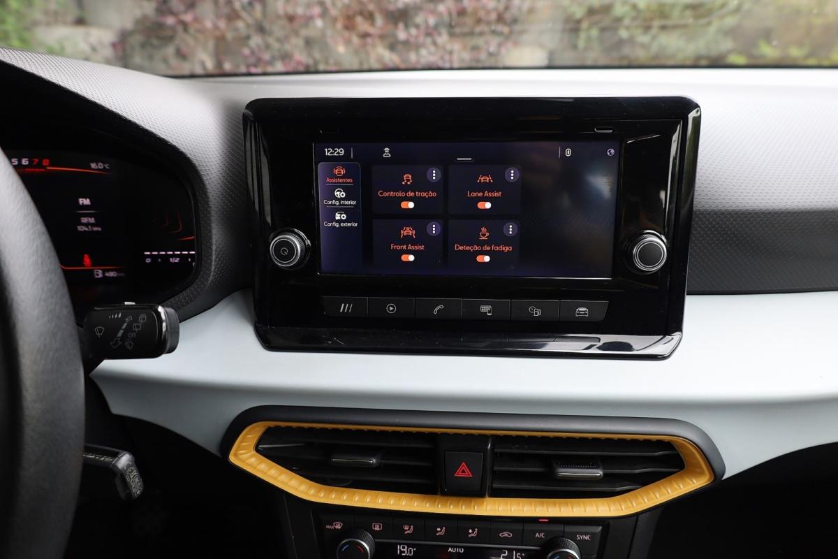 seat-arona-2023-gasolina-999cc