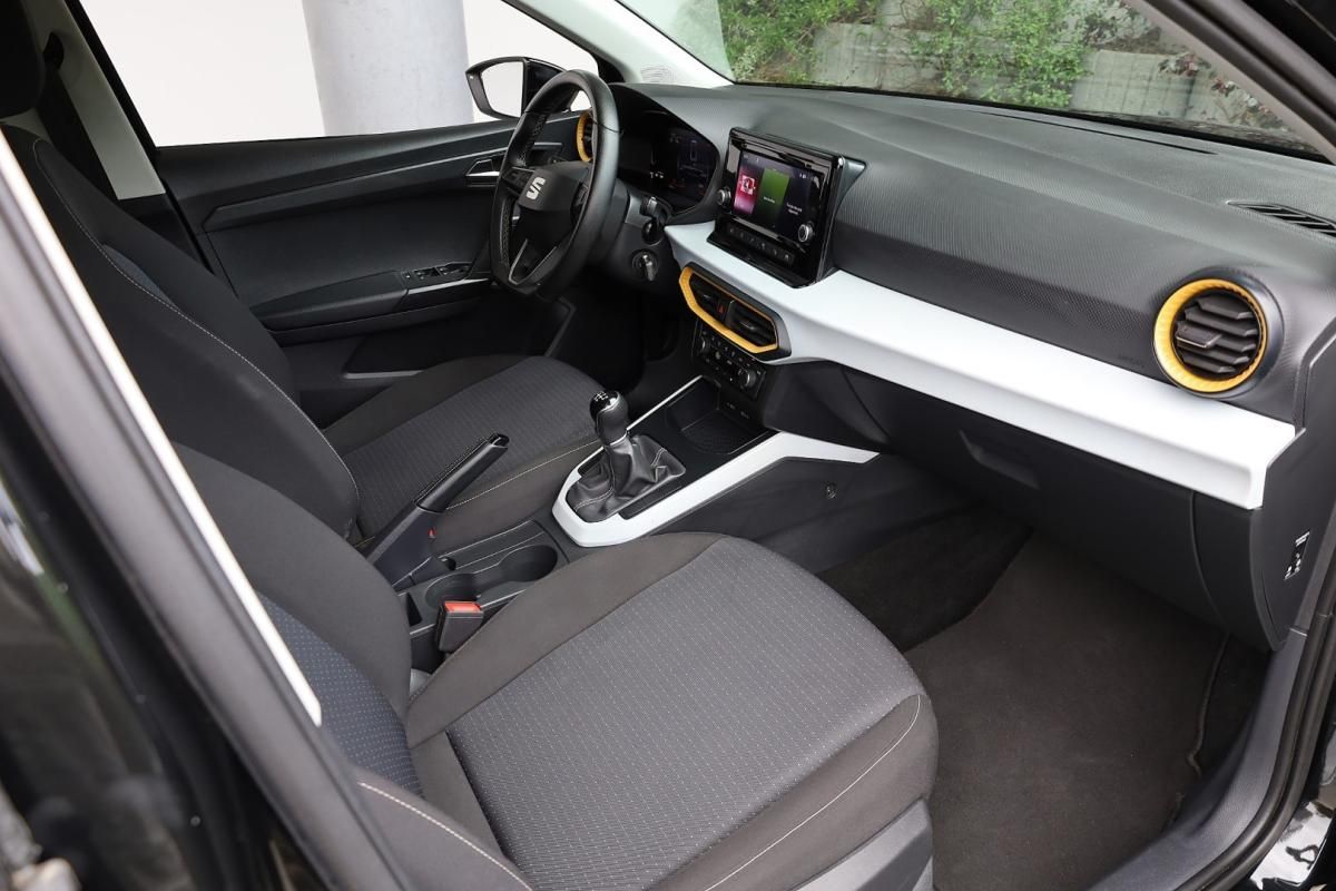 seat-arona-2023-gasolina-999cc