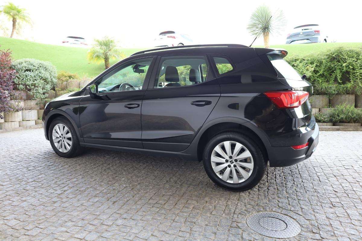 seat-arona-2023-gasolina-999cc
