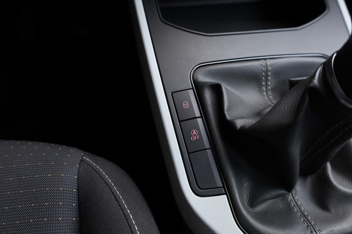 seat-arona-2023-gasolina-999cc