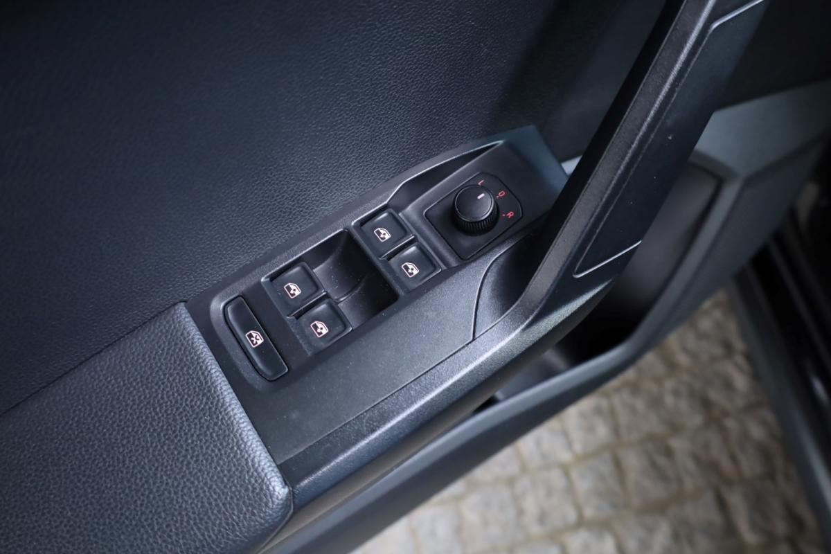 seat-arona-2023-gasolina-999cc