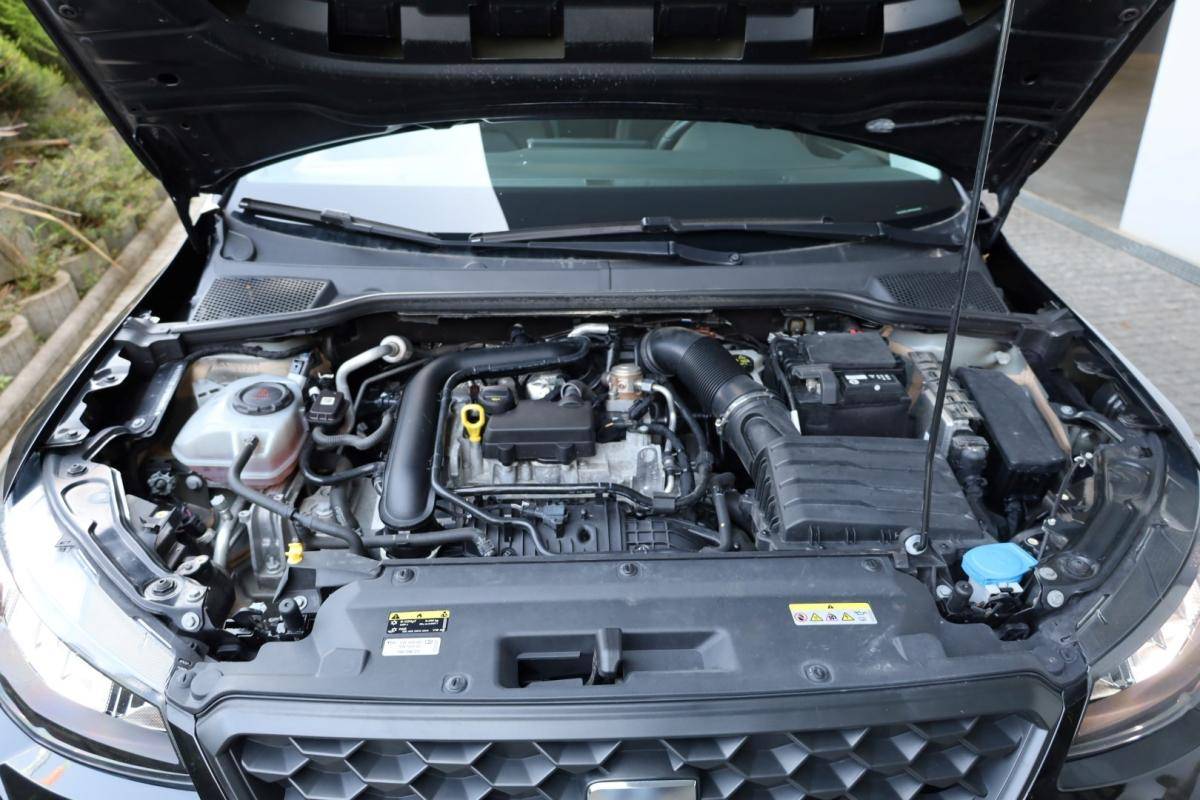 seat-arona-2023-gasolina-999cc