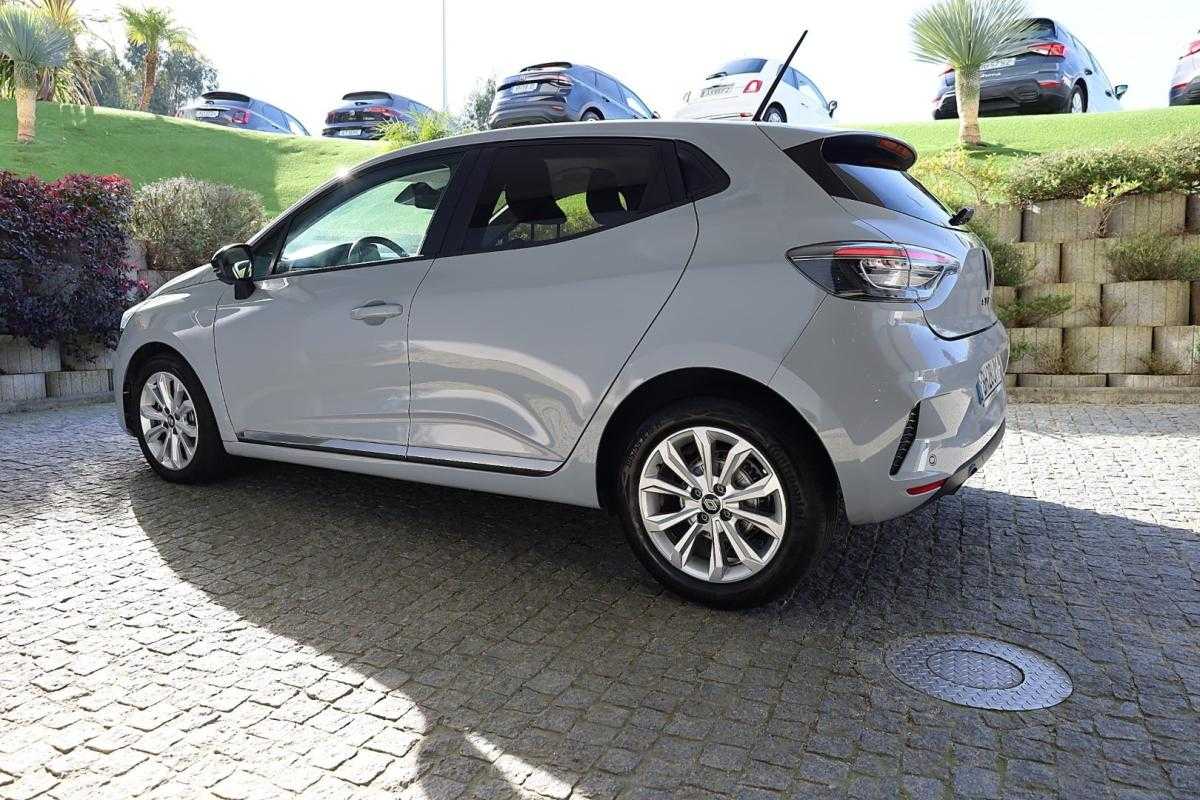 renault-clio-2024-diesel-1461cc