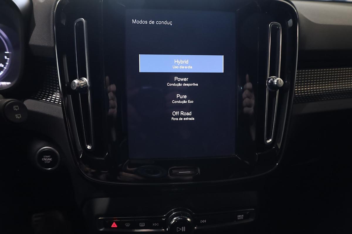 volvo-xc40-2021-hibrido-a-gasolina-1477cc