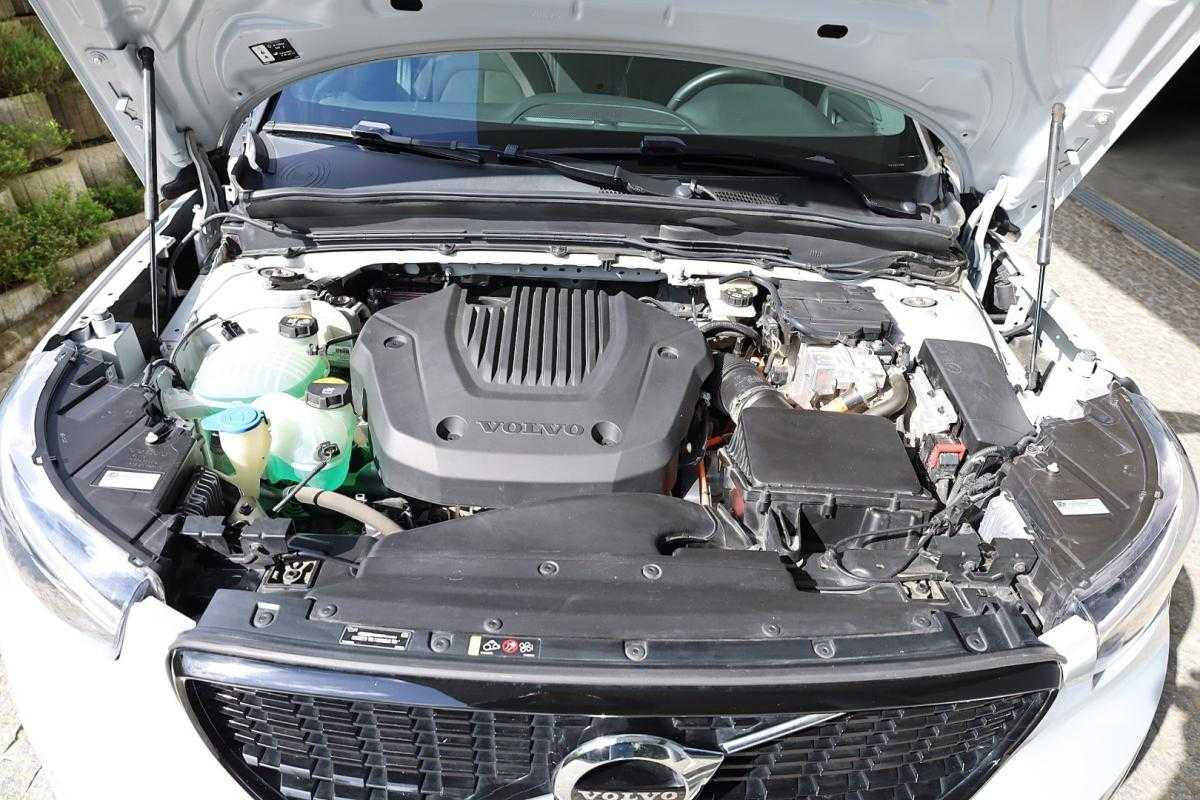 volvo-xc40-2021-hibrido-a-gasolina-1477cc