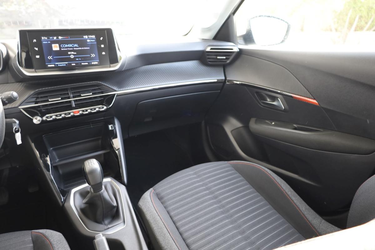 peugeot-208-2021-gasolina-1199cc