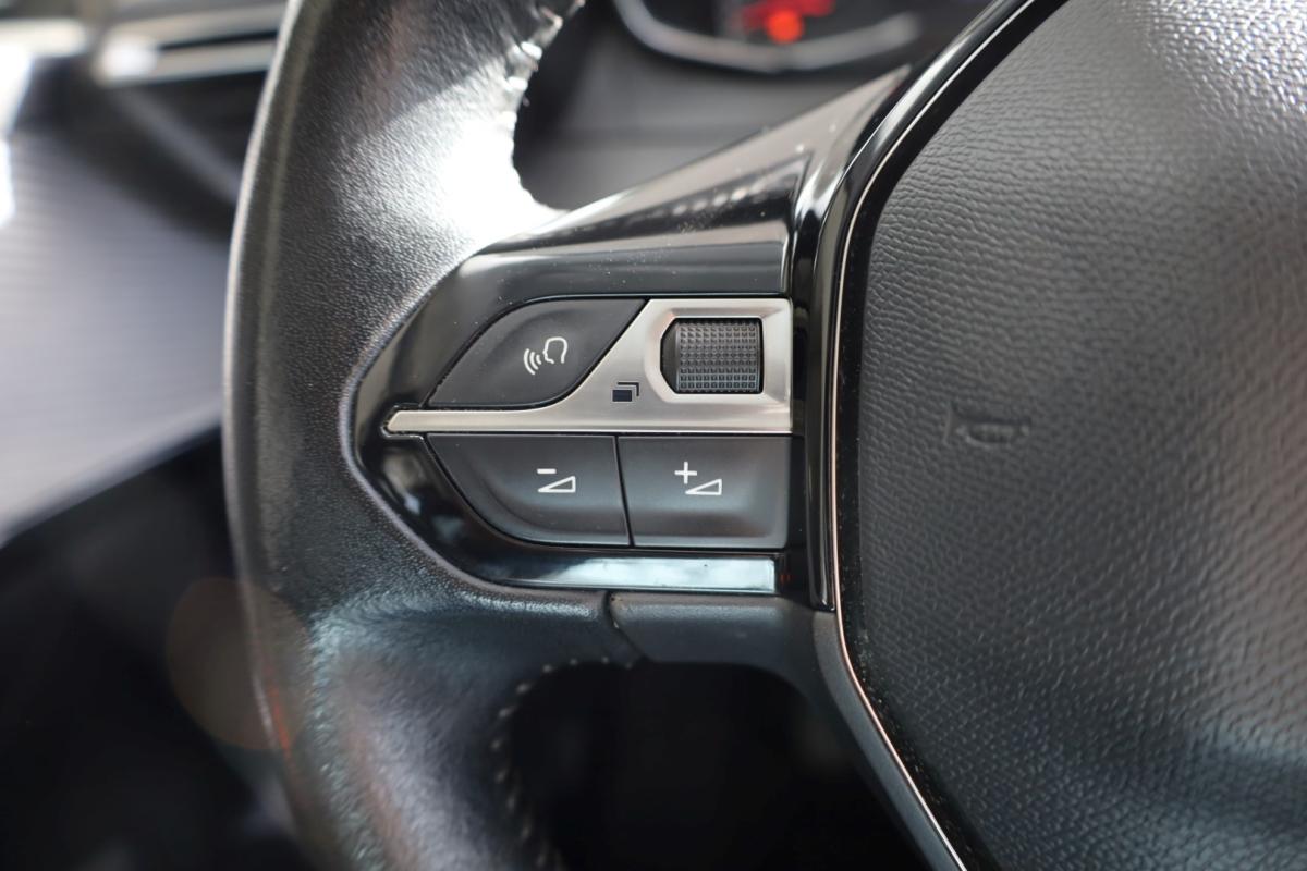 peugeot-208-2021-gasolina-1199cc