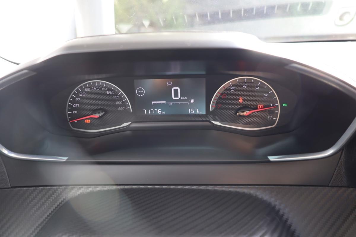 peugeot-208-2021-gasolina-1199cc