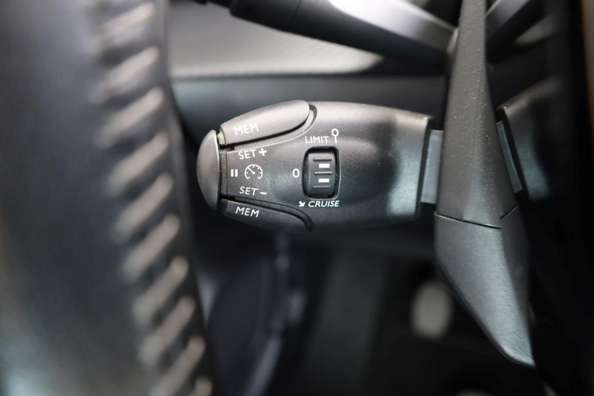 peugeot-208-2021-gasolina-1199cc
