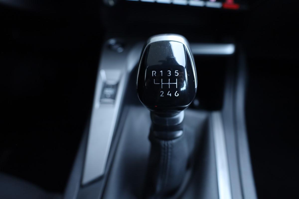 peugeot-308-sw-2024-gasolina-1199cc