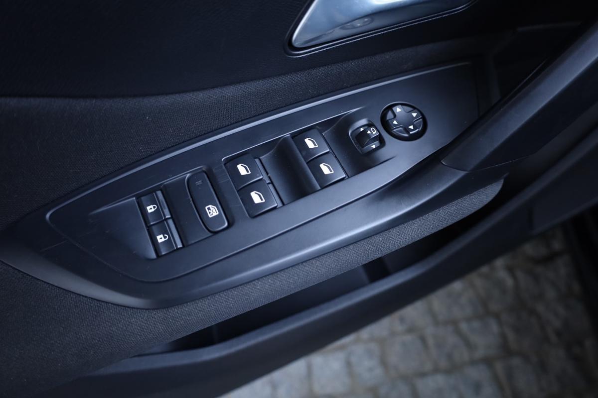 peugeot-308-sw-2024-gasolina-1199cc