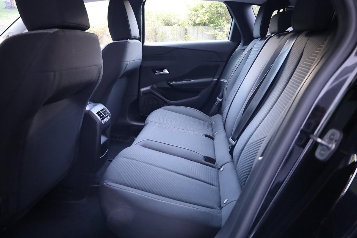 peugeot-308-sw-2024-gasolina-1199cc