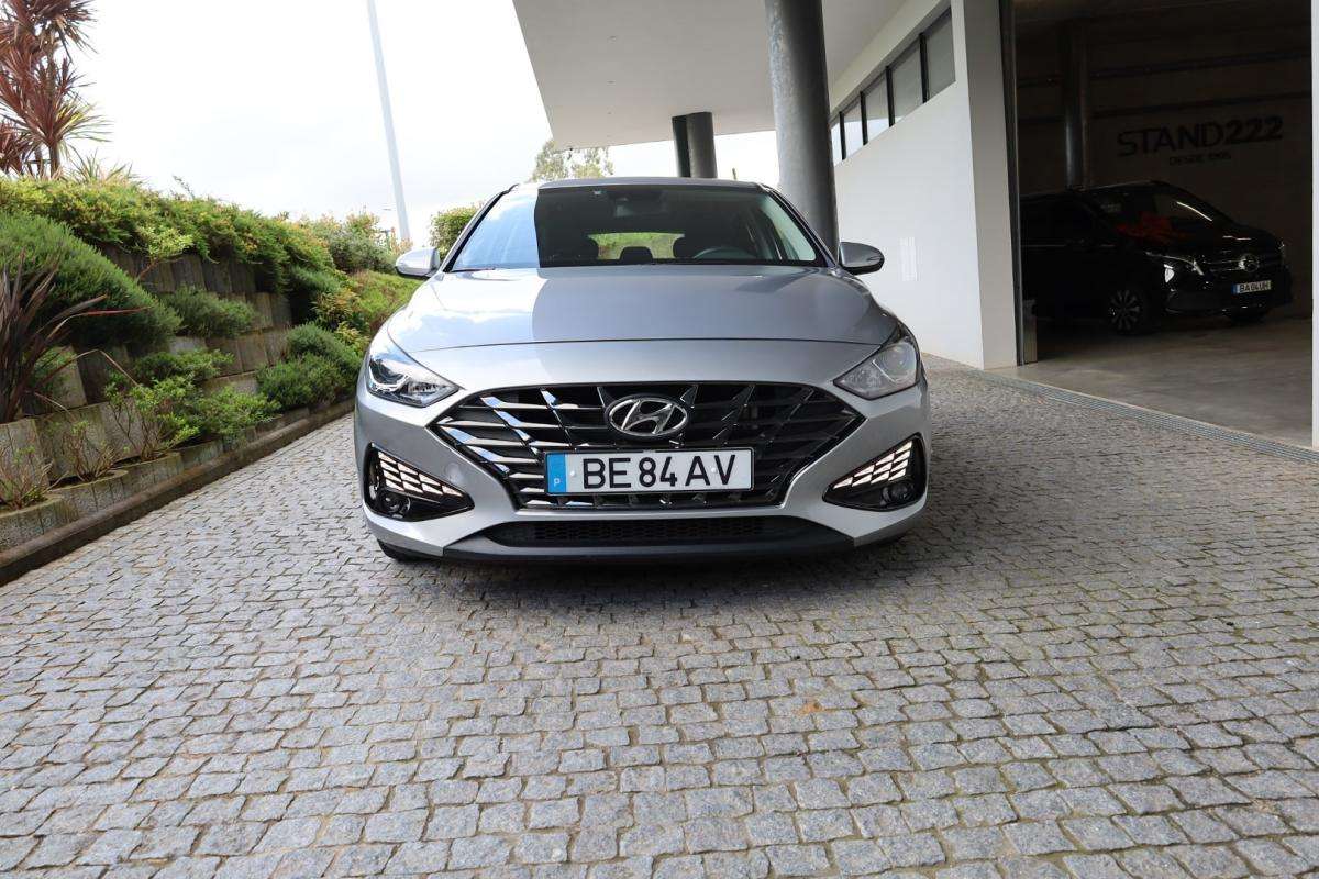 hyundai-i30-2023-gasolina-998cc