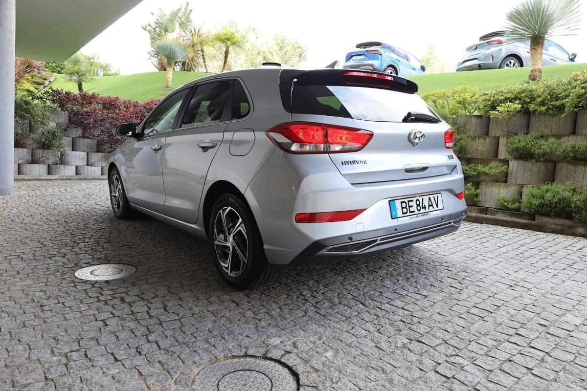 hyundai-i30-2023-gasolina-998cc