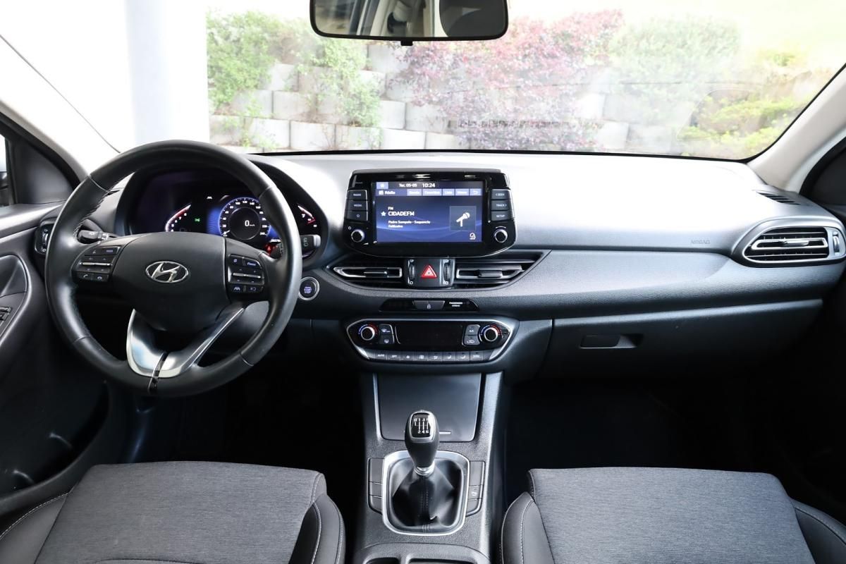 hyundai-i30-2023-gasolina-998cc
