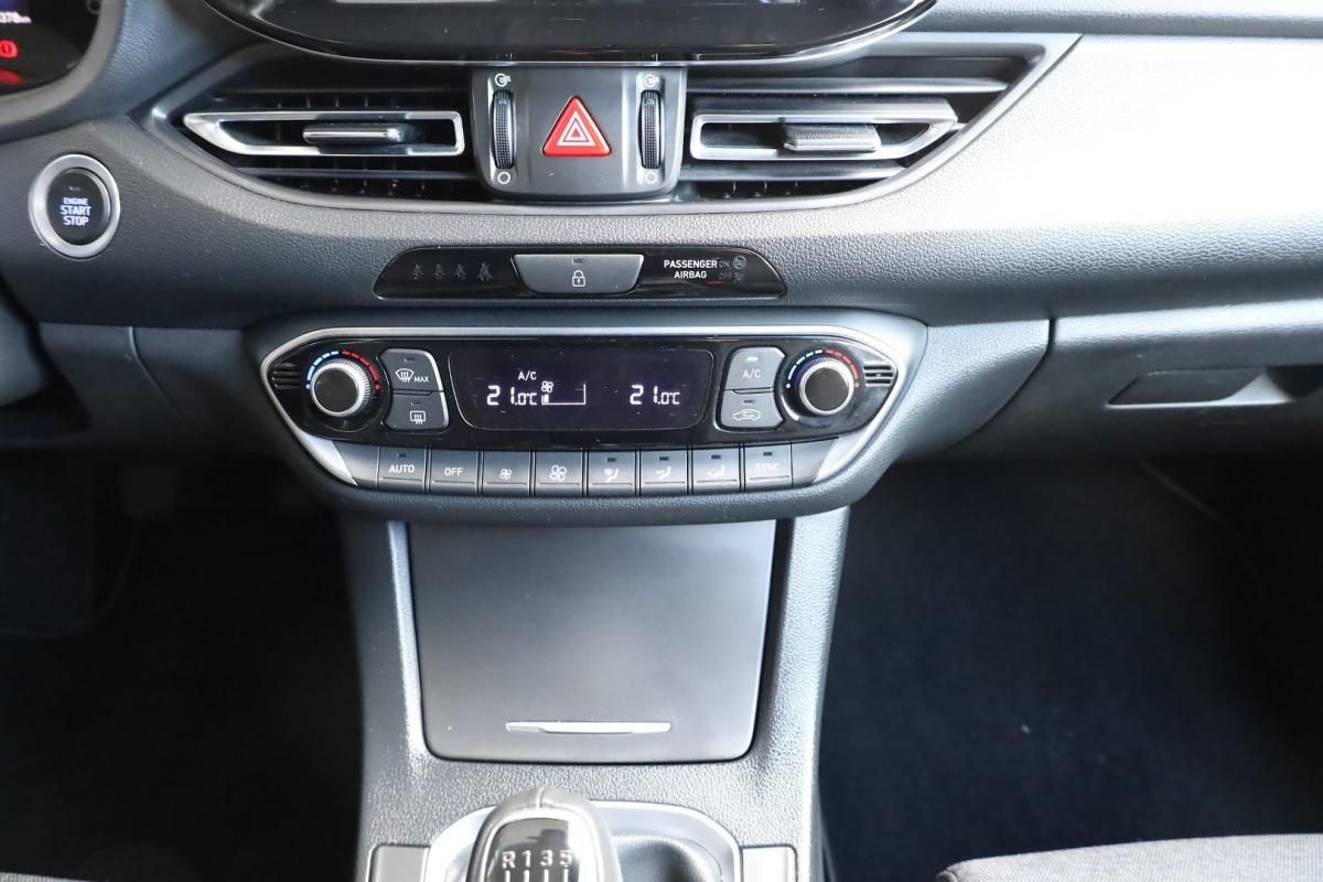 hyundai-i30-2023-gasolina-998cc