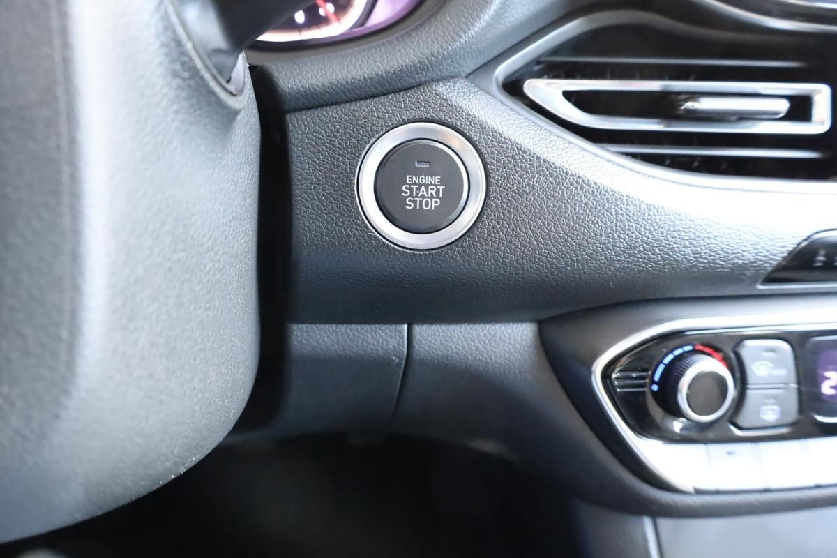 hyundai-i30-2023-gasolina-998cc