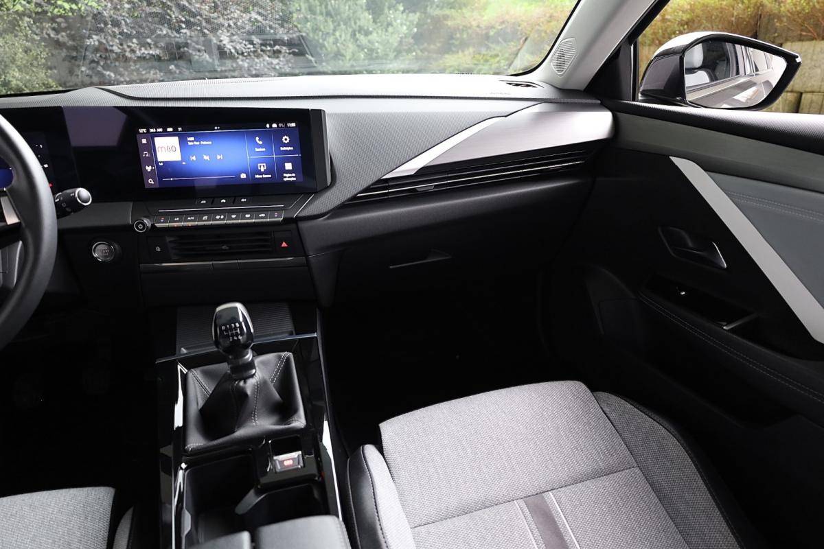 opel-astra-2023-gasolina-1199cc