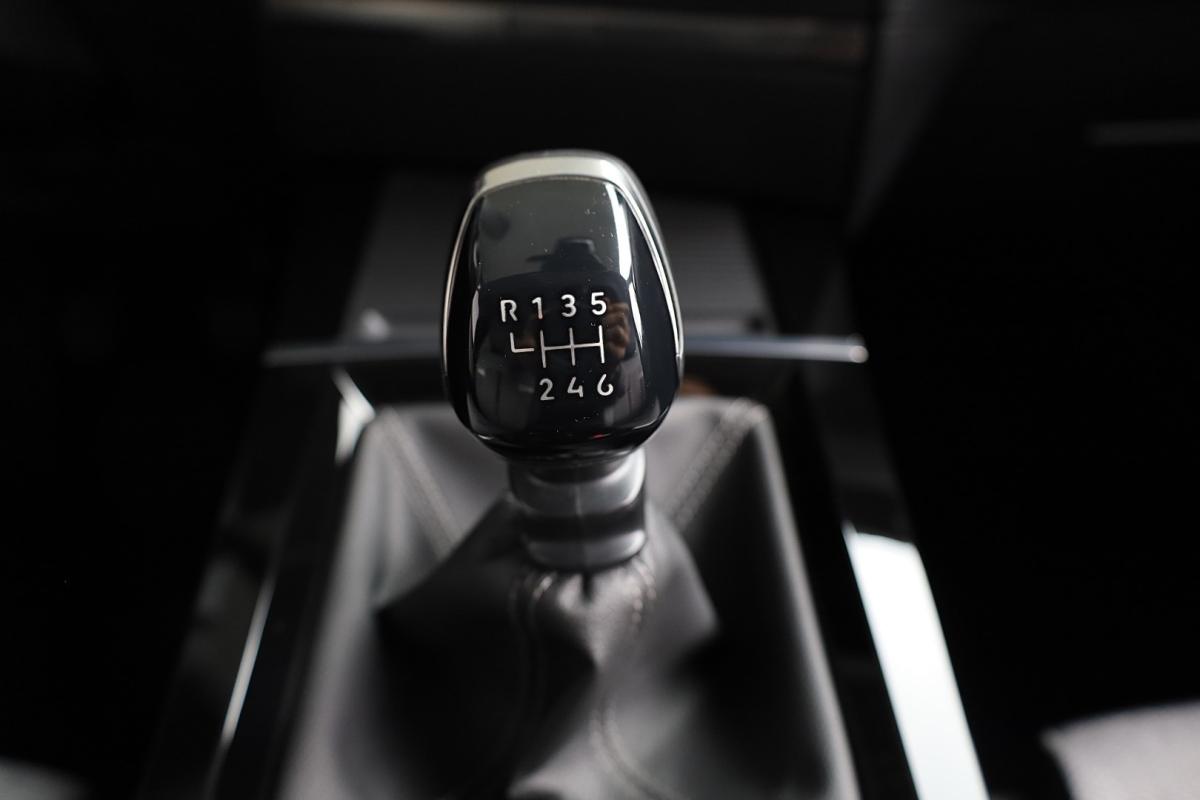 opel-astra-2023-gasolina-1199cc