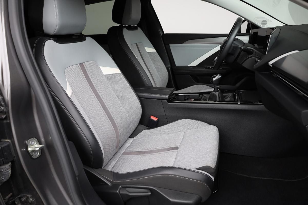 opel-astra-2023-gasolina-1199cc