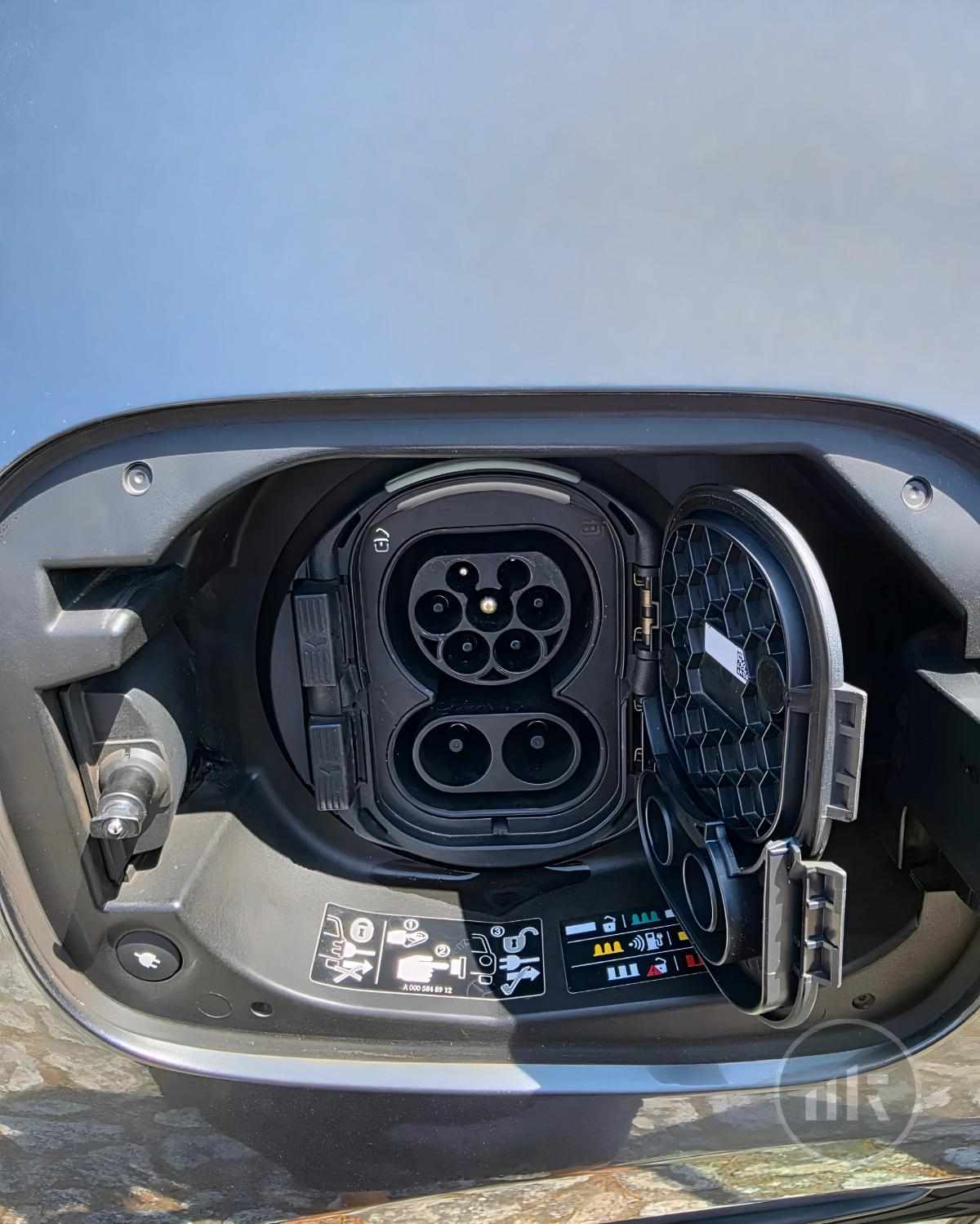 mercedes-benz-eqc-400-4matic-2022-eletrico