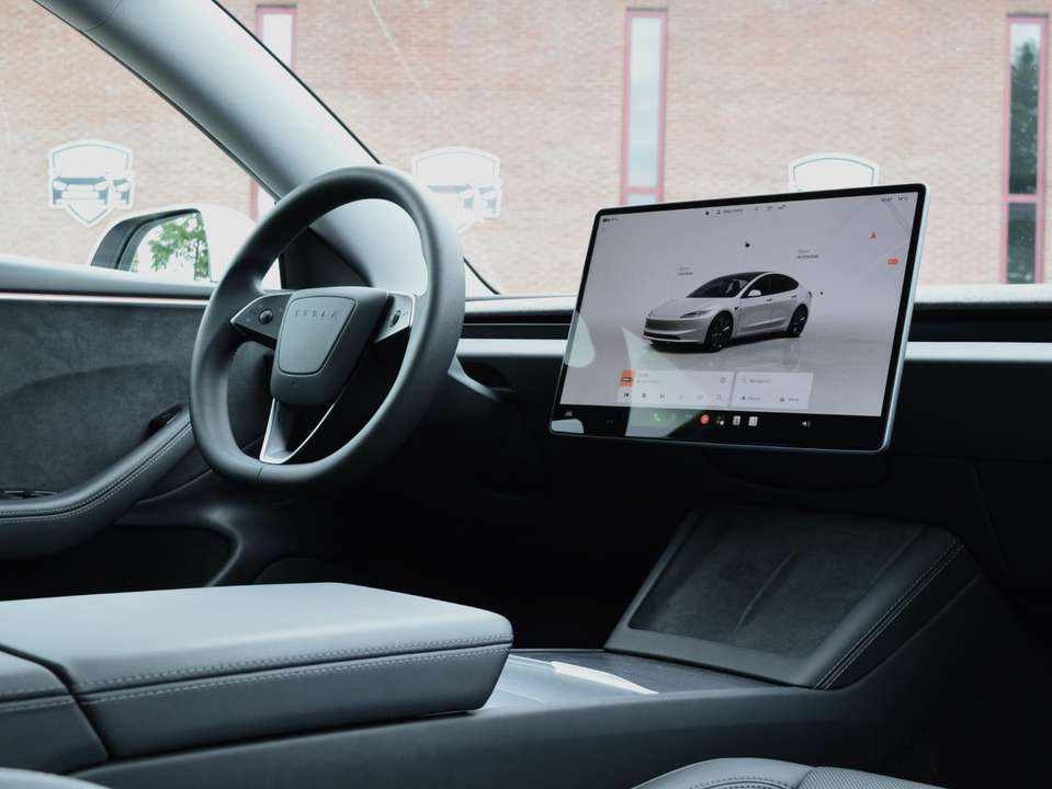 tesla-model-3-long-range-awd-2024-eletrico