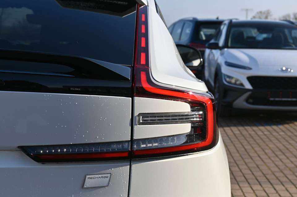 volvo-c40-recharge-pure-electric-2022-eletrico