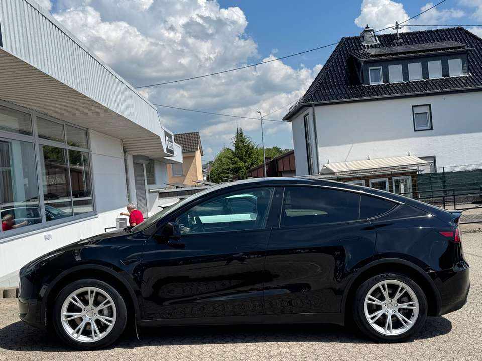 tesla-model-y-long-range-rwd-2024-eletrico