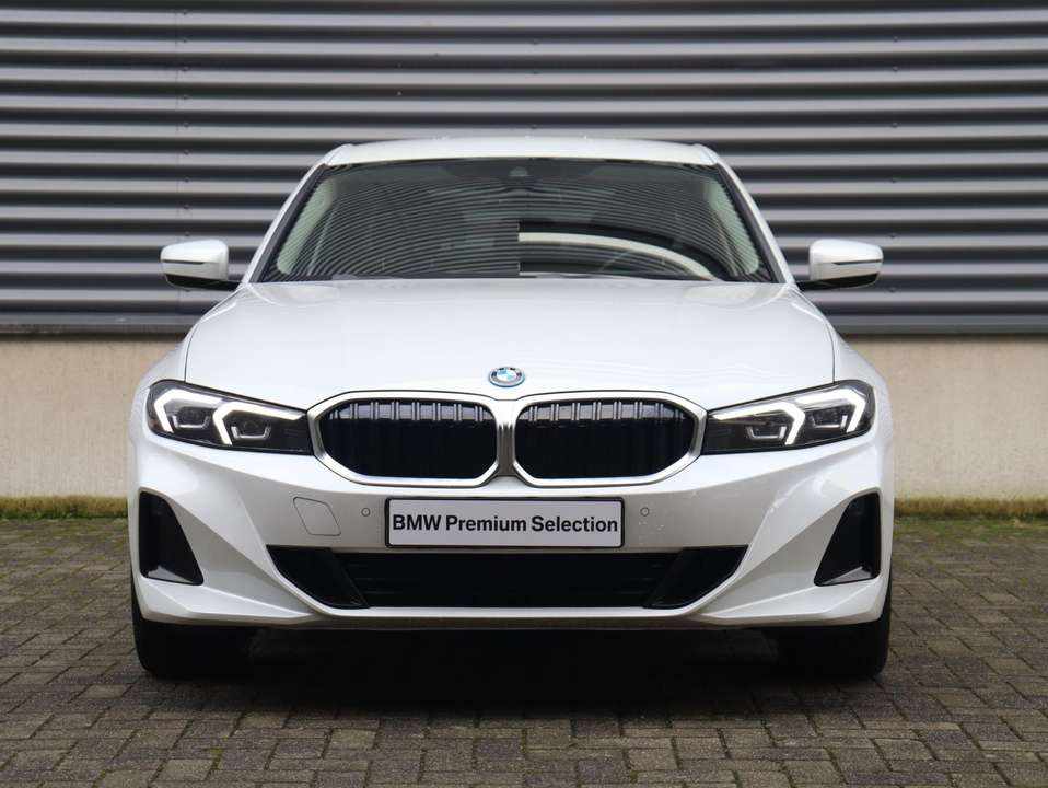 bmw-serie-3-330e-drive-2023-hibrido-1998cc